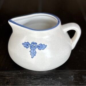 VTG Pfaltzgraff Yorktowne Stoneware 
Gravy Boat / Short Vase